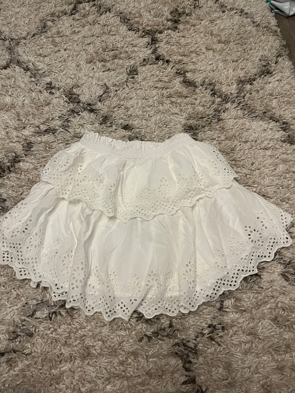 GAP white eyelet skirt. Size xs. New with tag.